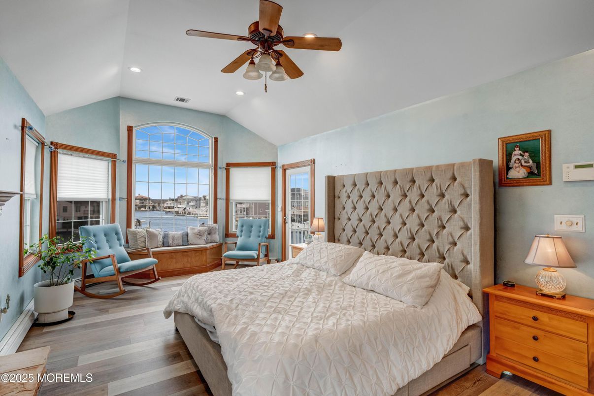 Bedroom, Interior, Recessed Lighting, Water, Wood Texture Flooring