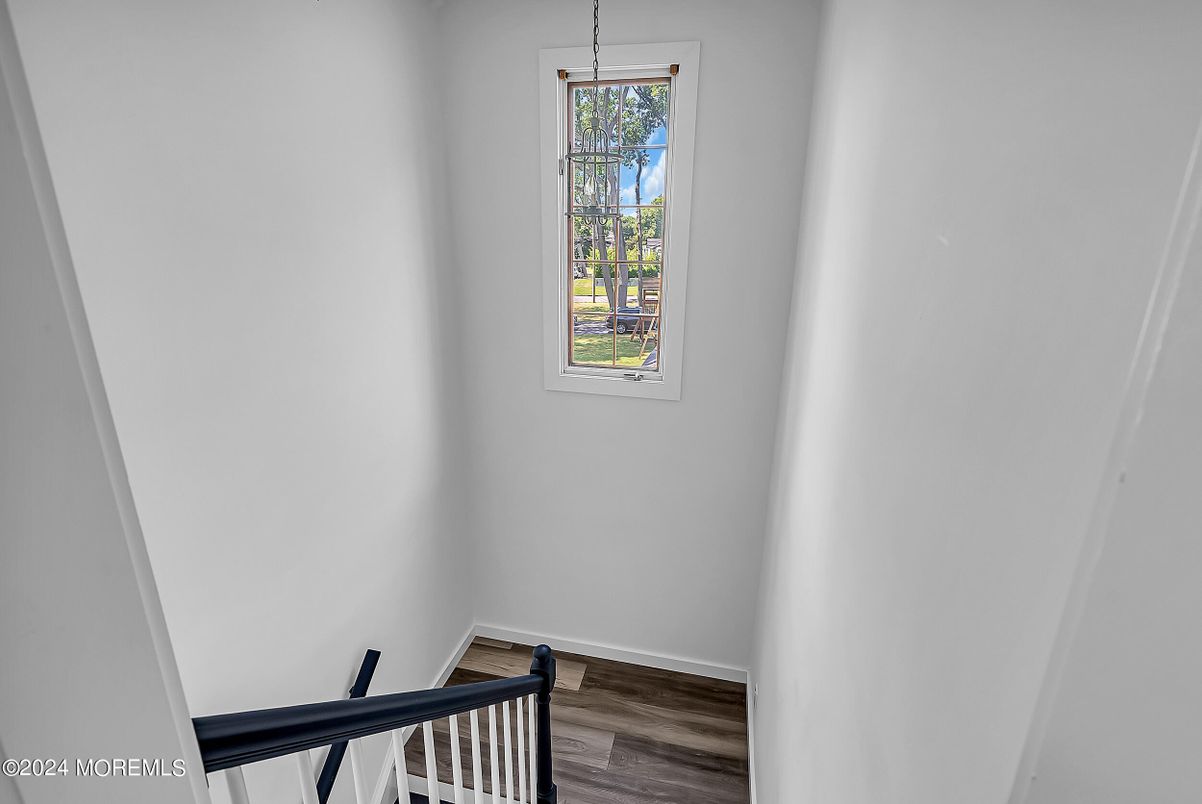 Interior, Pendant Lights, Wood Texture Flooring