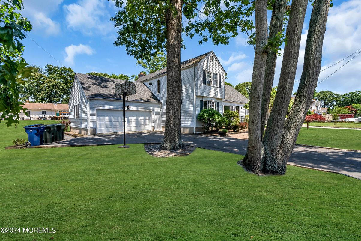 Backyard, Detached Garage, Exterior