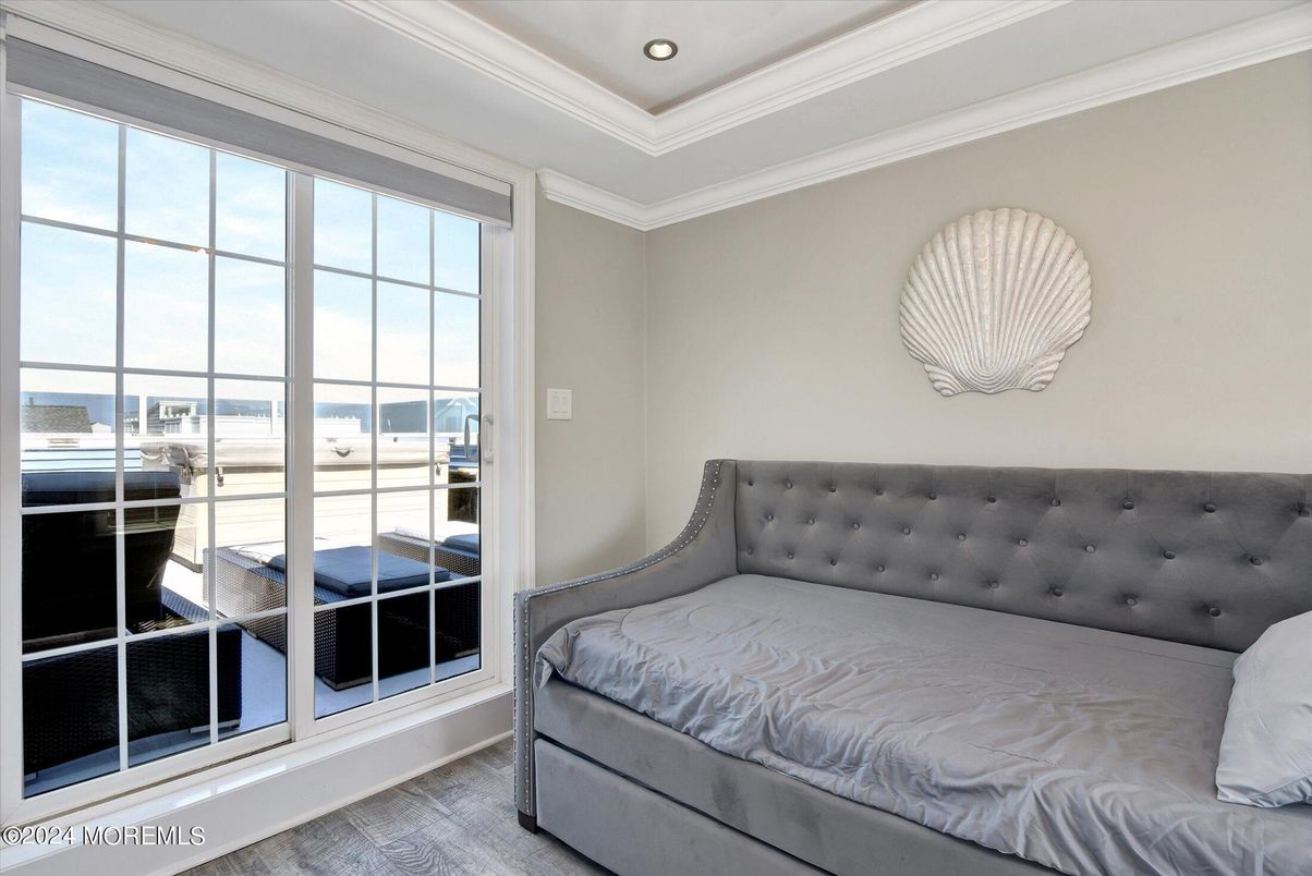 Bedroom, Interior, Recessed Lighting, Water