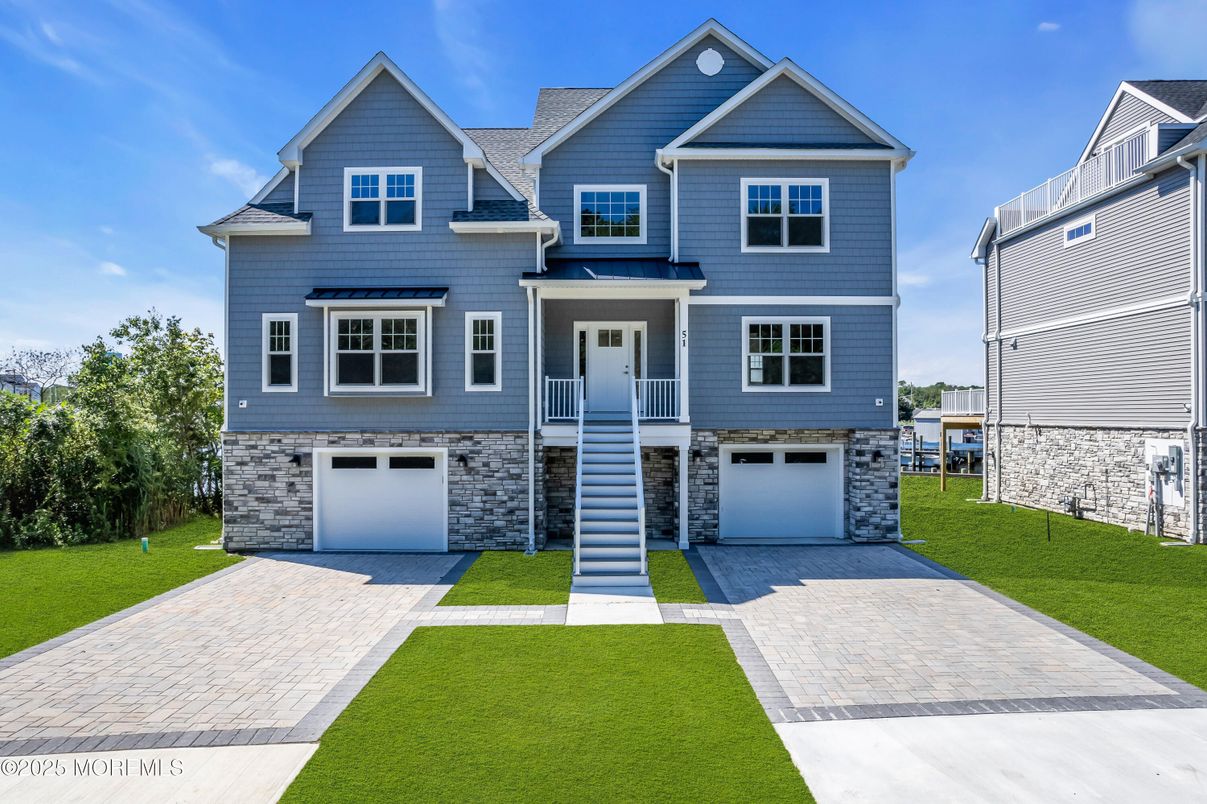 Attached, Exterior, Facade, Rowhouse