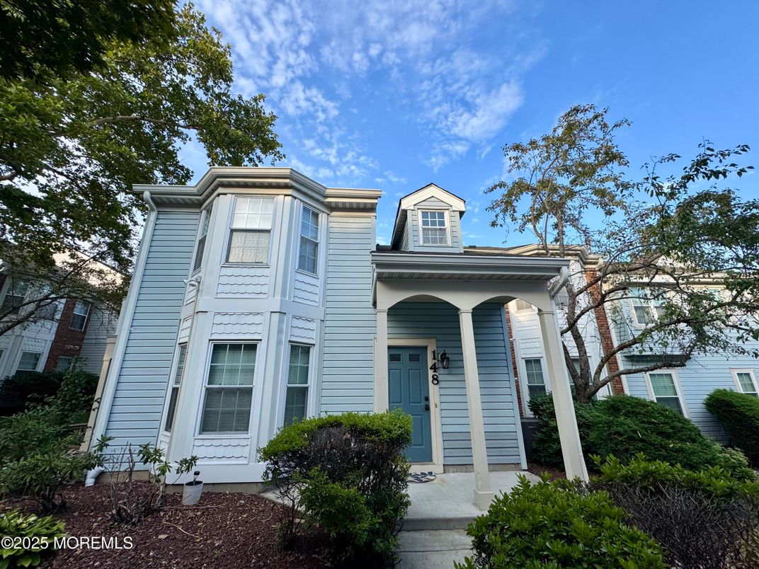 Exterior, Facade, Queen Anne Victorian
