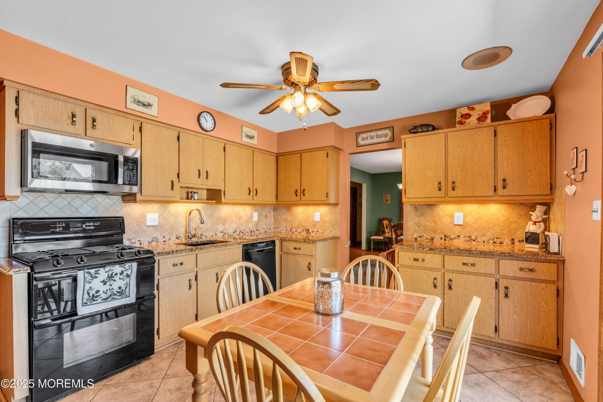 Dining room, Interior, Kitchen, Tile Countertops