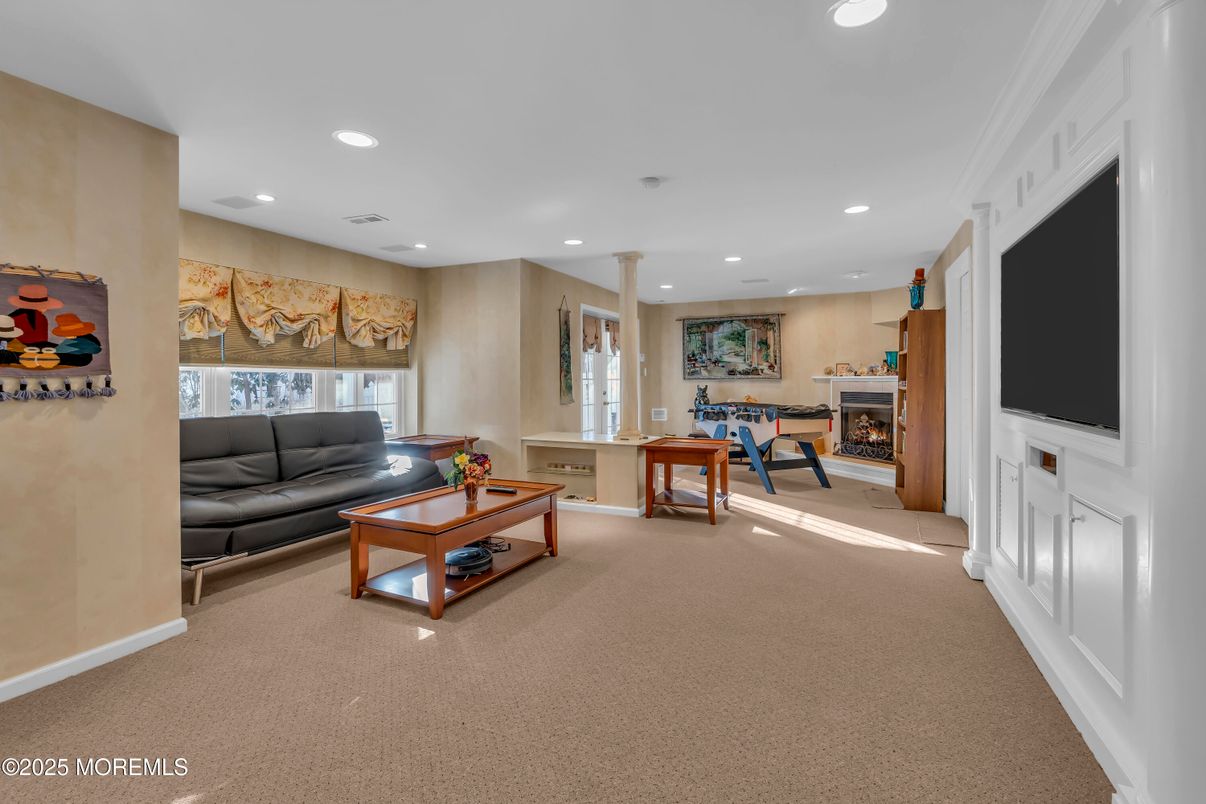 Fireplace, Interior, Living room, Recessed Lighting