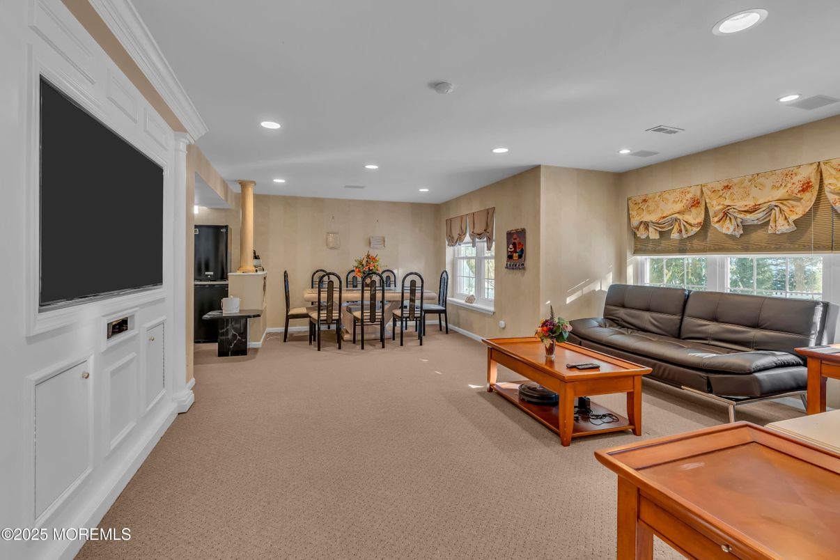 Dining room, Interior, Living room, Recessed Lighting