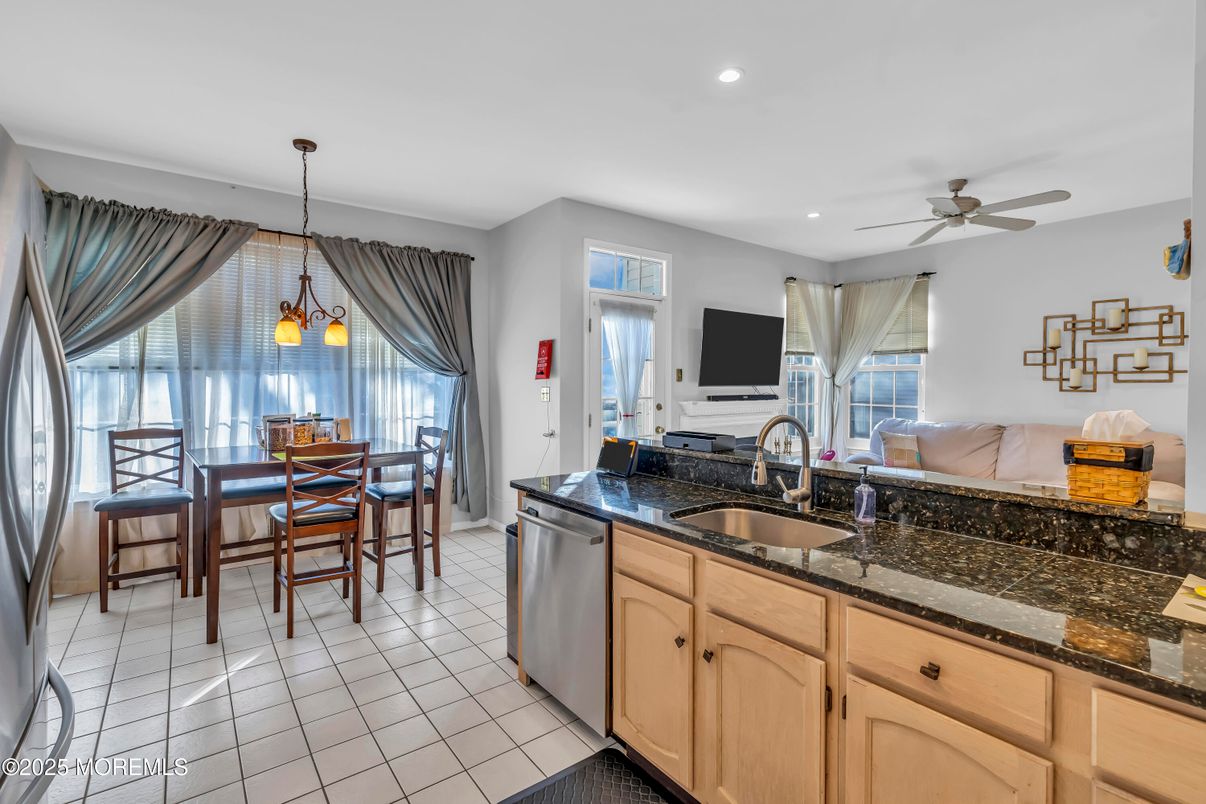 Dining room, Interior, Kitchen, Pendant Lights, Recessed Lighting
