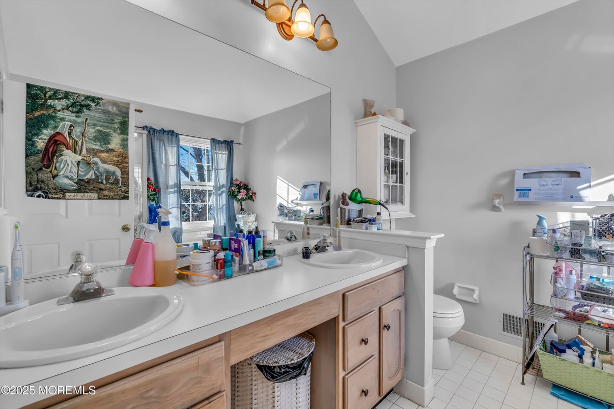 Bathroom, Dual Sink Vanities, Interior