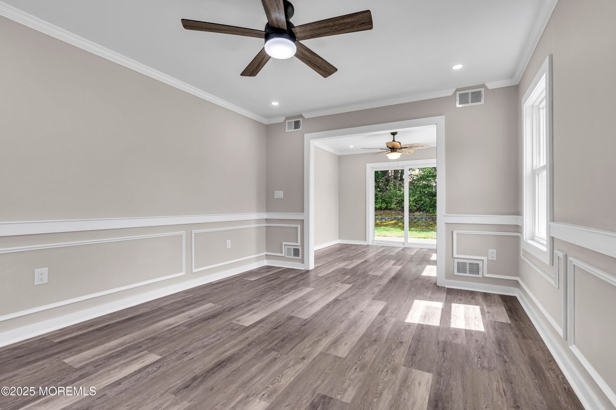 Empty room, Interior, Recessed Lighting, Wood Texture Flooring