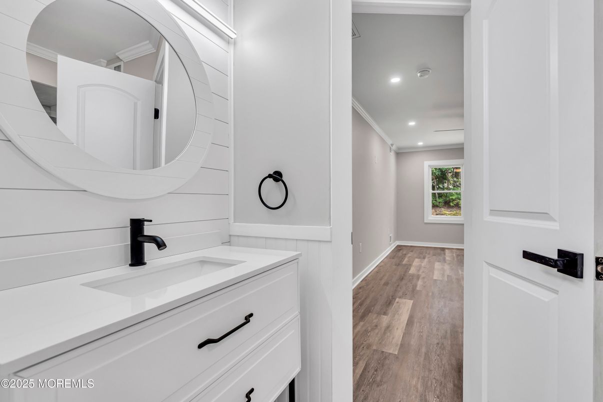 Bathroom, Interior, Recessed Lighting, Wood Texture Flooring