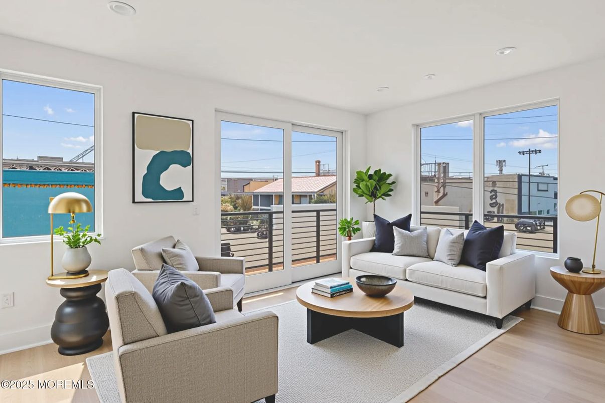 Interior, Living room, Recessed Lighting, Water, Wood Texture Flooring