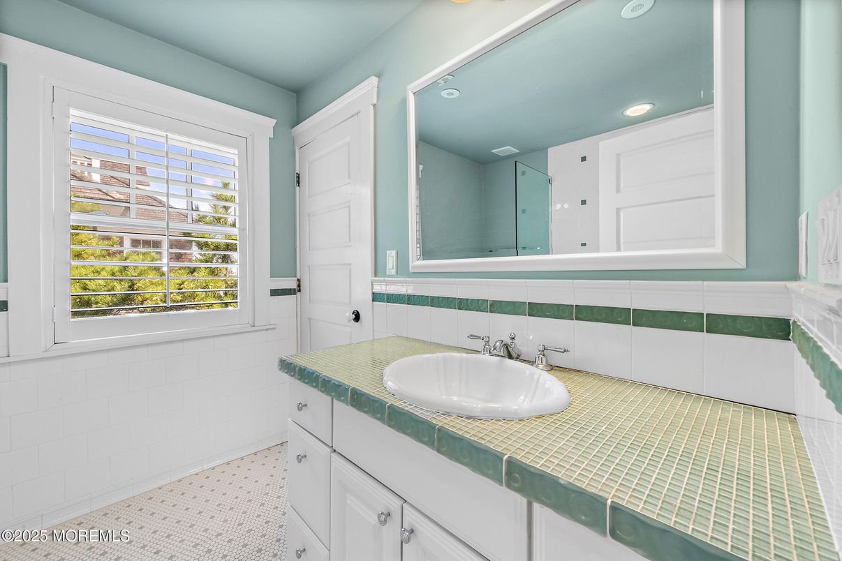 Bathroom, Interior, Recessed Lighting, Tile Countertops