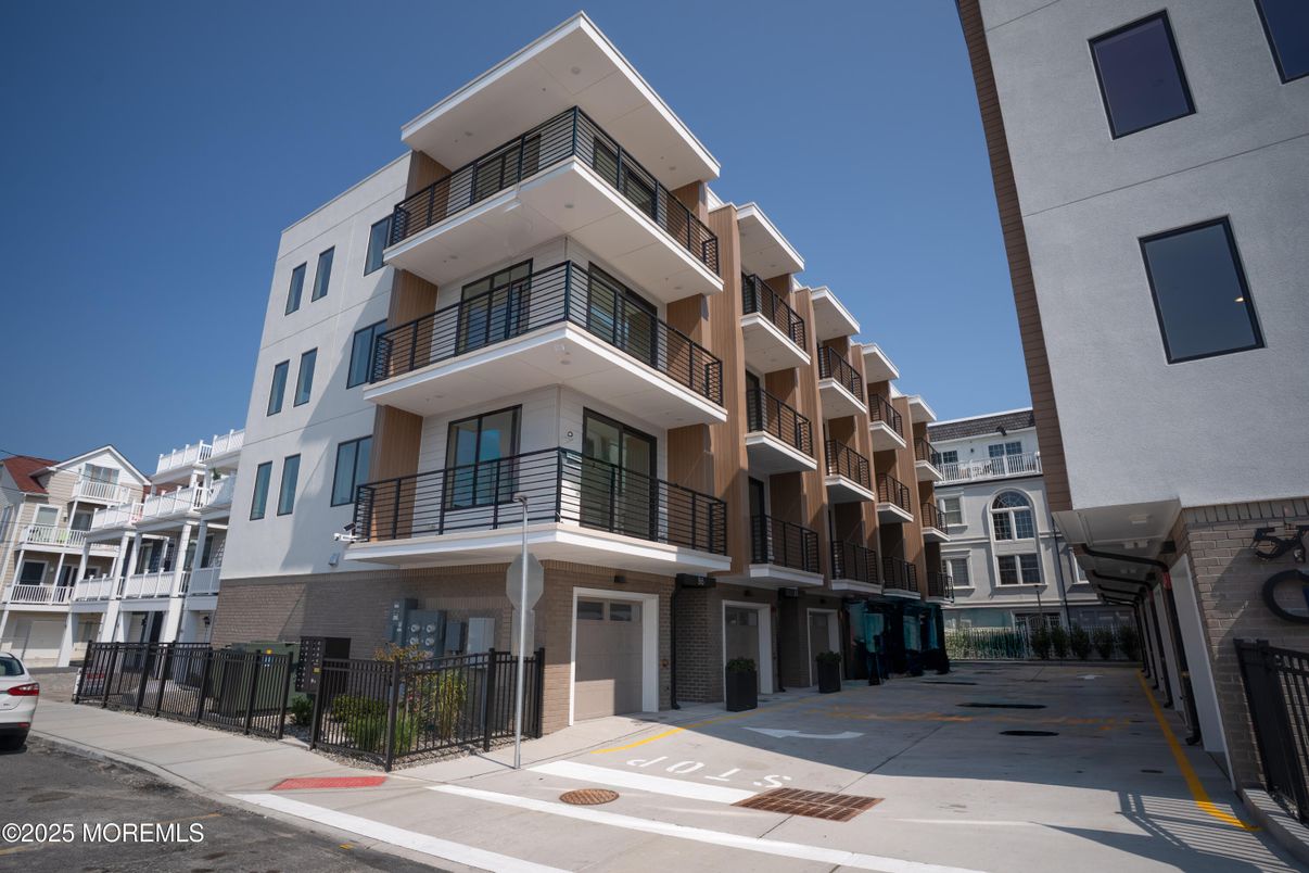 Exterior, Facade, Condo Building