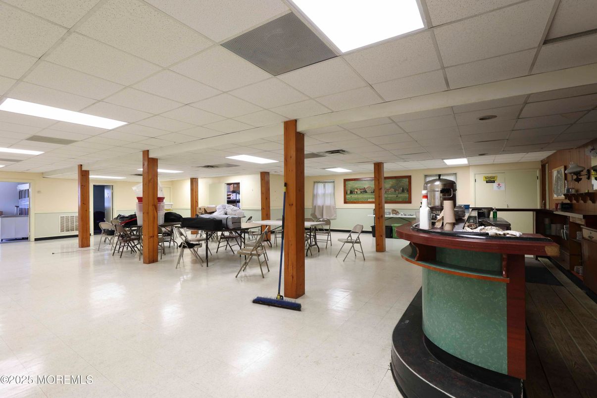 Dining room, Interior, Recessed Lighting