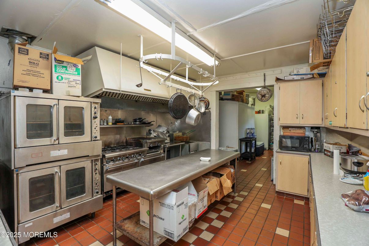 Interior, Kitchen, Stainless Steel Appliances
