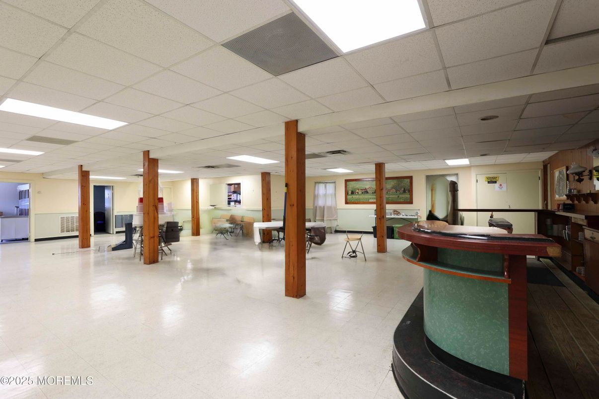 Game Room, Interior, Recessed Lighting