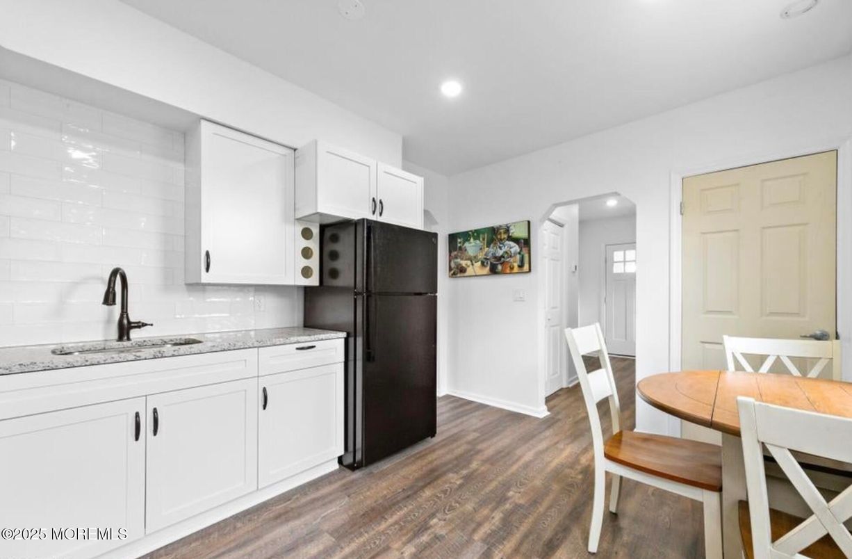 Dining room, Interior, Kitchen, Recessed Lighting, Wood Texture Flooring