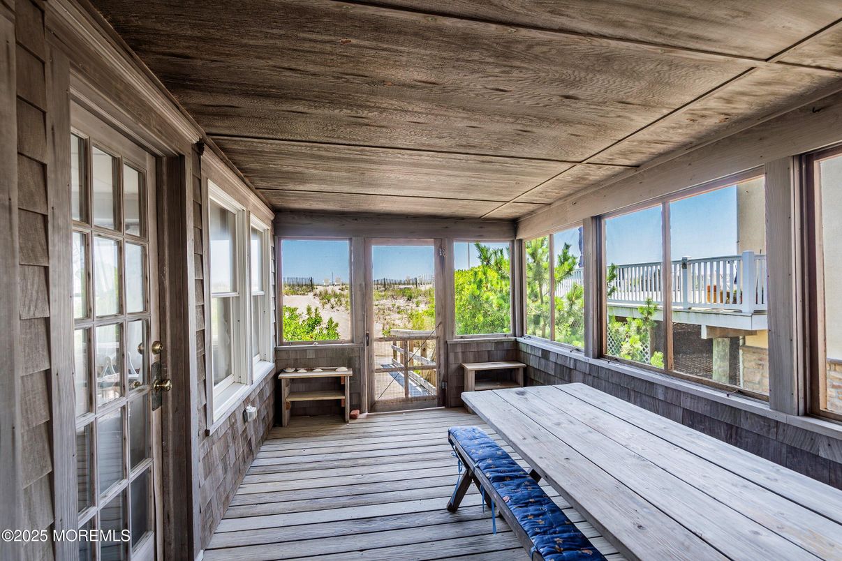 Interior, Sun Room, Wooden Ceilings, Wood Texture Flooring