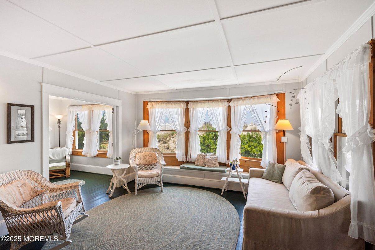 Interior, Living room, Sun Room, Wood Texture Flooring
