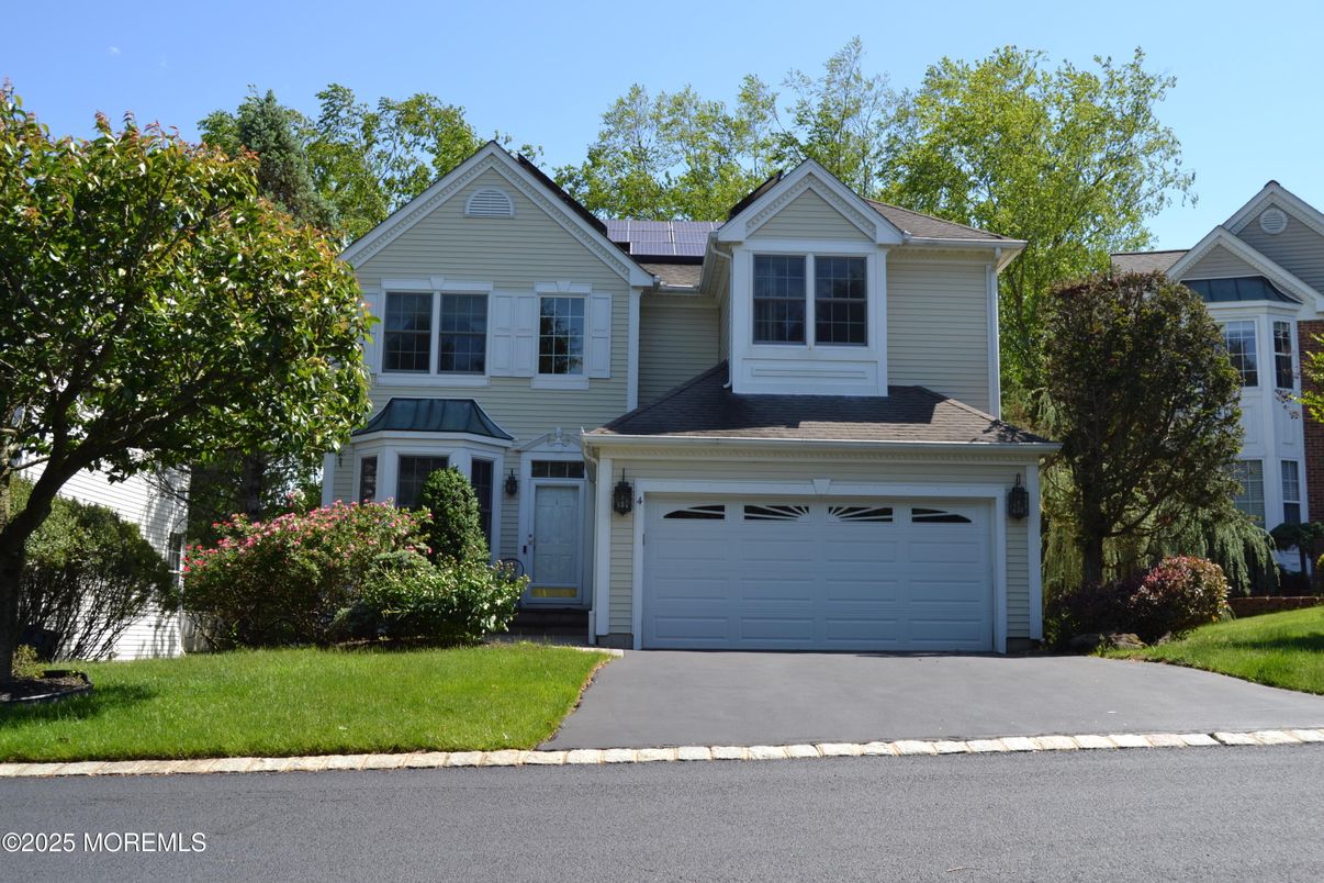Attached, Exterior, Facade, Farmhouse