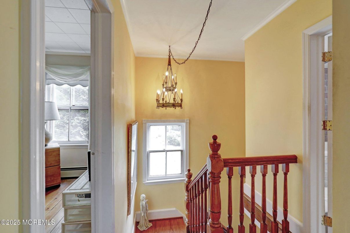 Chandelier, Interior