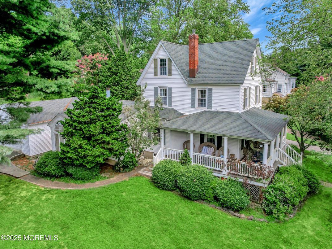 Backyard, Exterior, Facade, Queen Anne Victorian