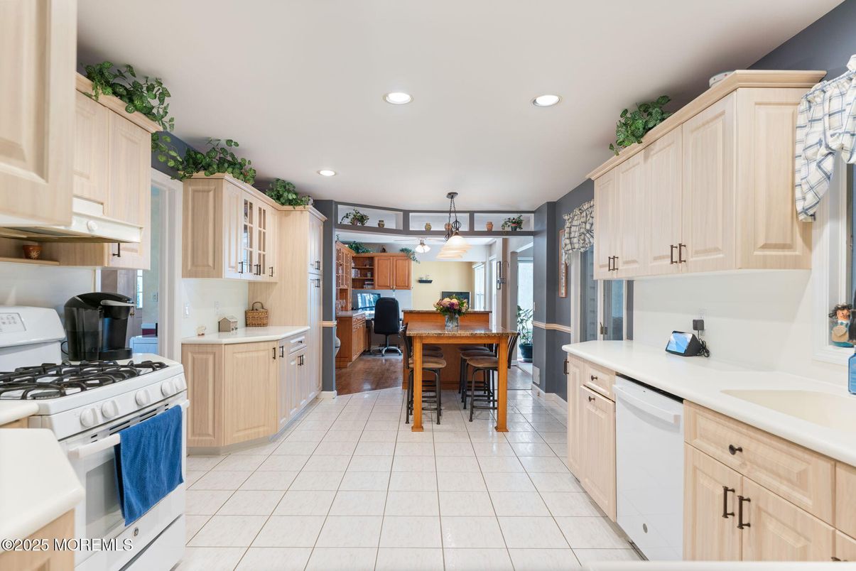 Dining room, Interior, Kitchen, Pendant Lights, Recessed Lighting