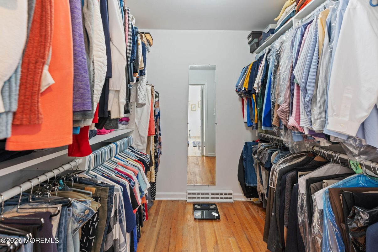 Interior, Walk-in Closets, Wood Texture Flooring