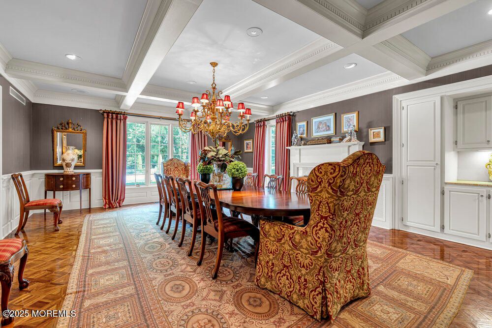 Chandelier, Dining room, Interior, Recessed Lighting, Wood Texture Flooring