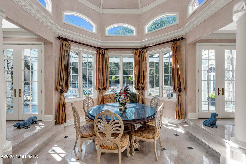 Dining room, Interior