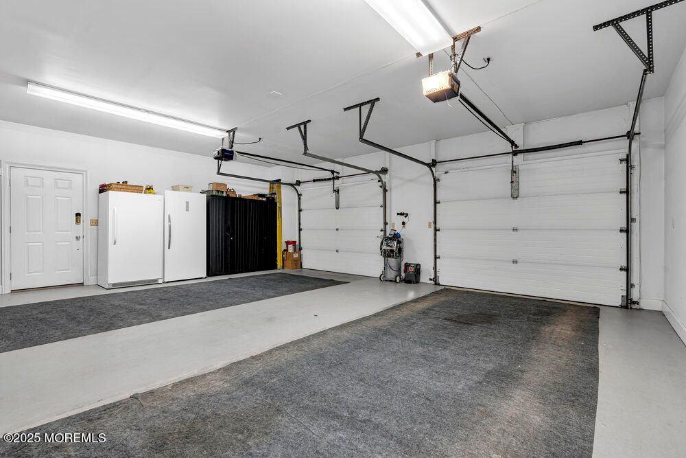 Garage, Interior