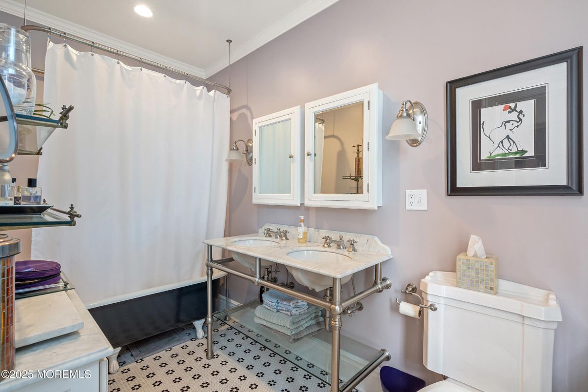 Bathroom, Interior, Pendant Lights, Recessed Lighting