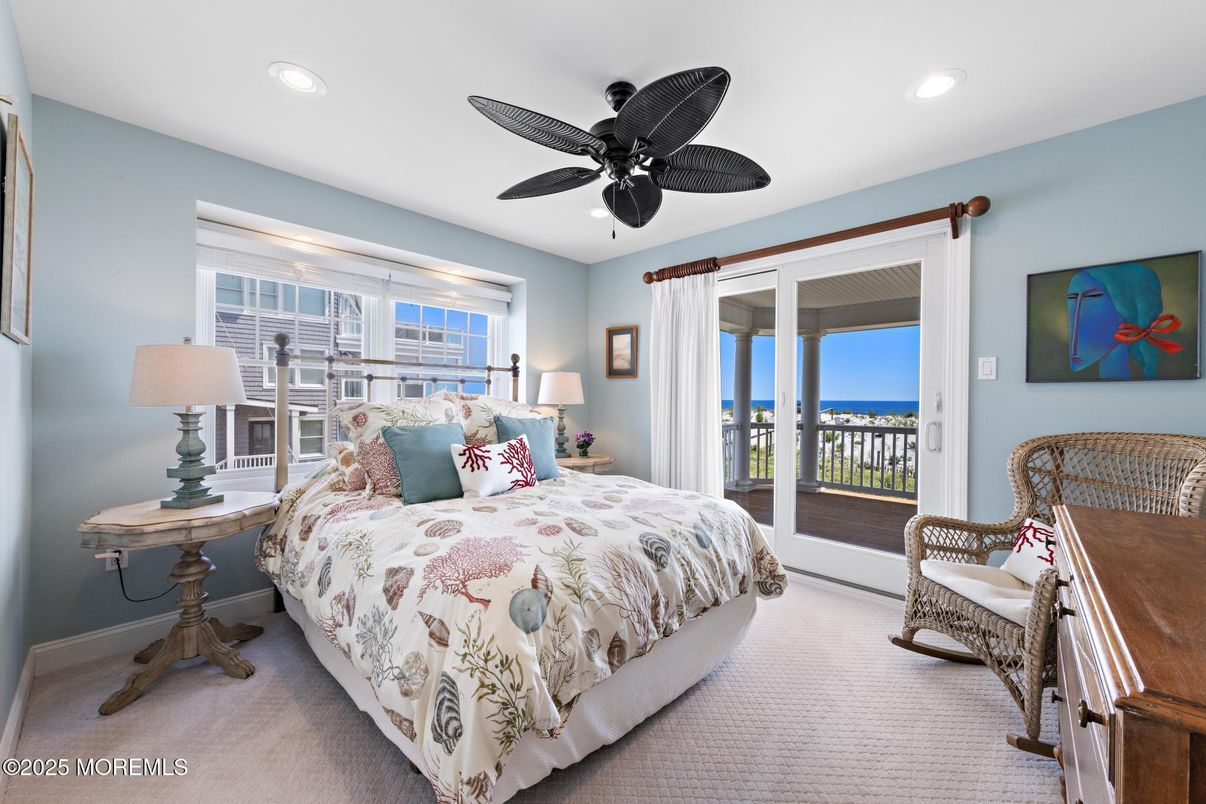 Bedroom, Interior, Recessed Lighting, Water