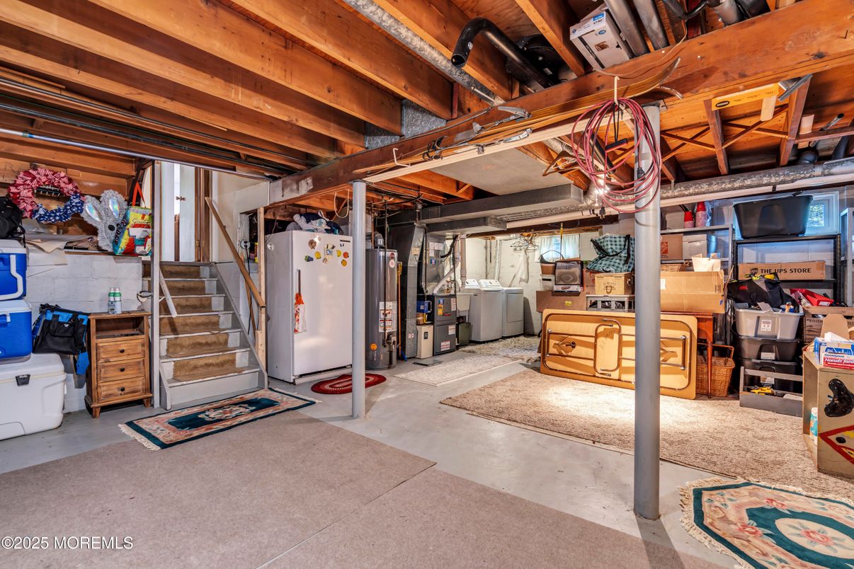 Interior, Washer, Wooden Beams