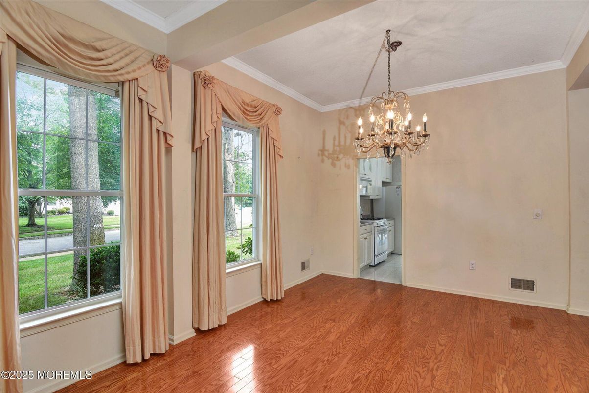 Chandelier, Empty room, Interior, Wood Texture Flooring