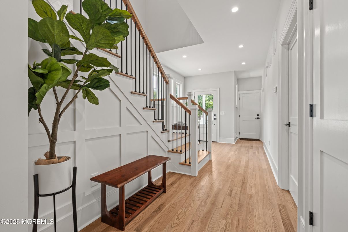 Interior, Recessed Lighting, Wood Texture Flooring