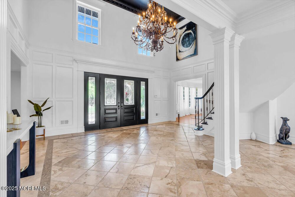 Chandelier, Interior