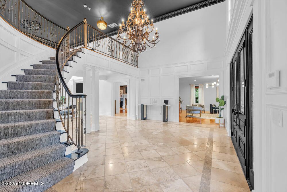 Chandelier, Interior