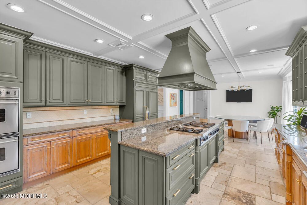 Dining room, Interior, Kitchen, Recessed Lighting, Stainless Steel Appliances