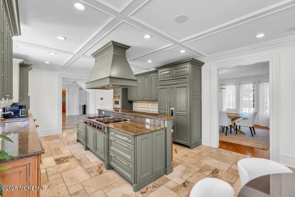 Dining room, Interior, Kitchen, Recessed Lighting, Stainless Steel Appliances