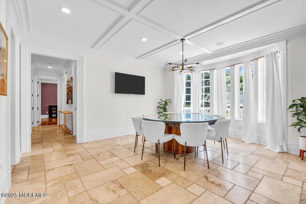 Dining room, Interior, Pendant Lights, Recessed Lighting