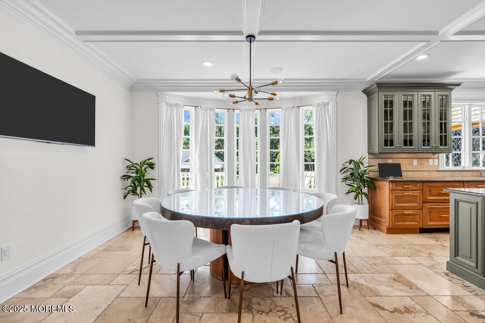 Dining room, Interior, Pendant Lights, Recessed Lighting