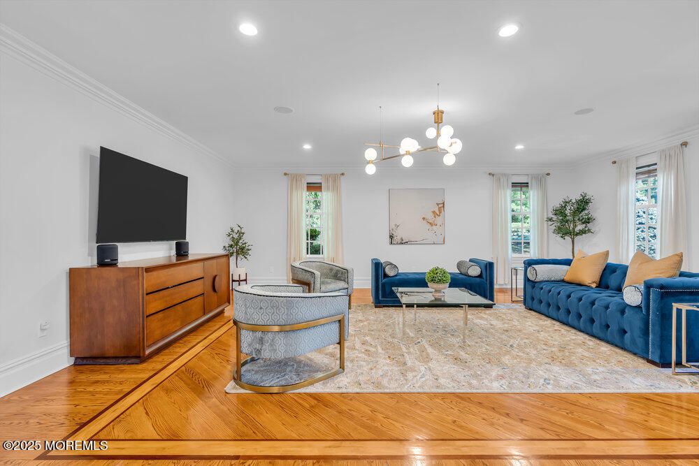 Interior, Living room, Pendant Lights, Recessed Lighting, Wood Texture Flooring