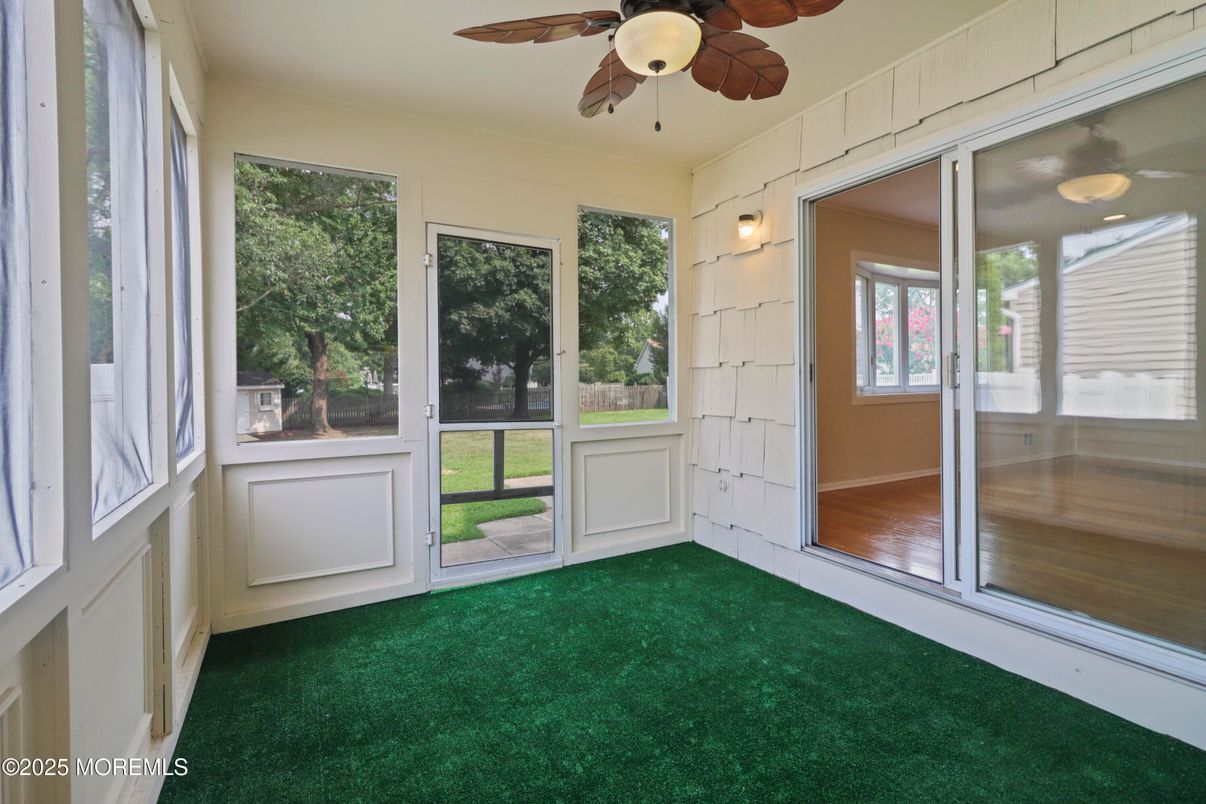 Empty room, Interior, Sun Room