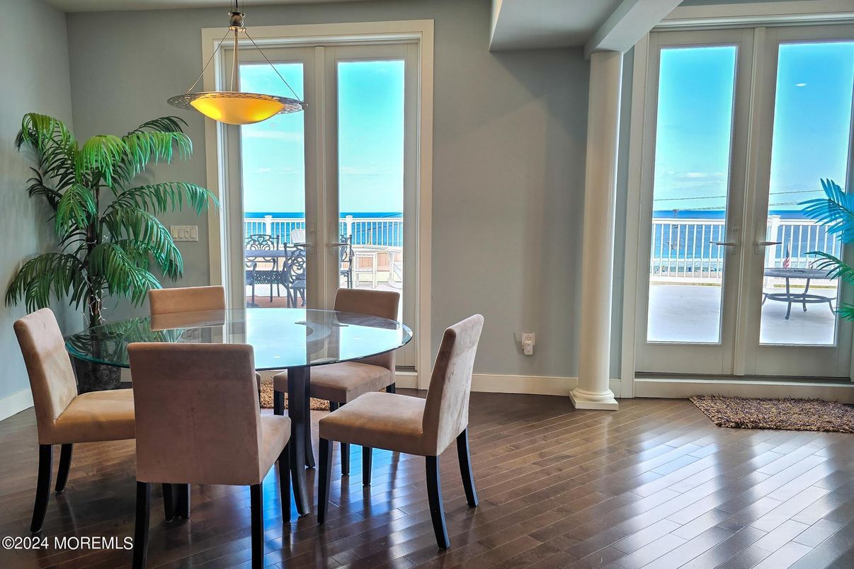 Dining room, Interior, Pendant Lights, Water, Wood Texture Flooring