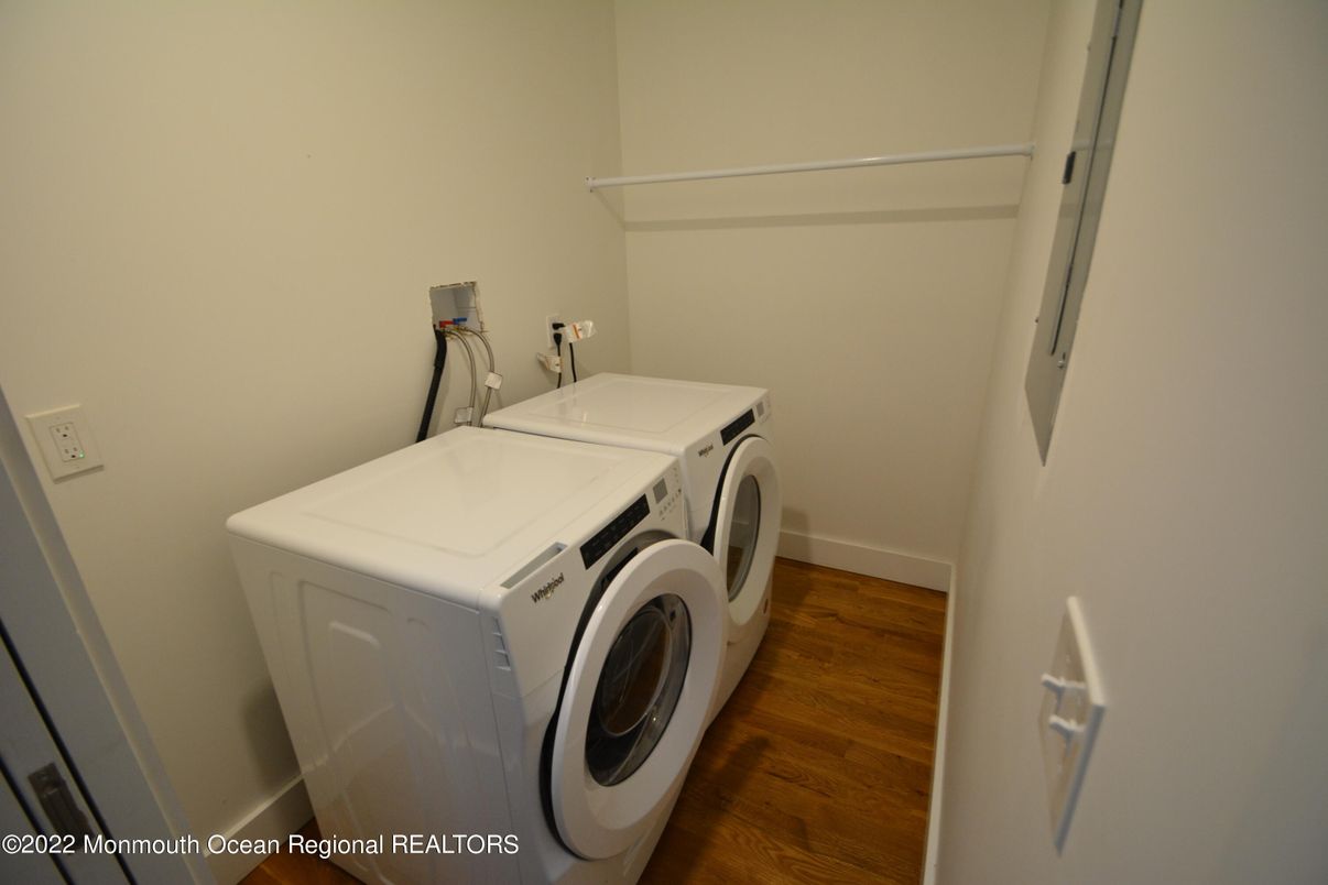 Interior, Washer, Wood Texture Flooring