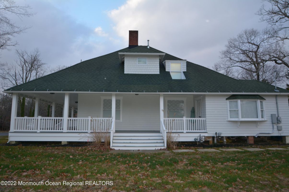 Exterior, Facade, Cape Cod