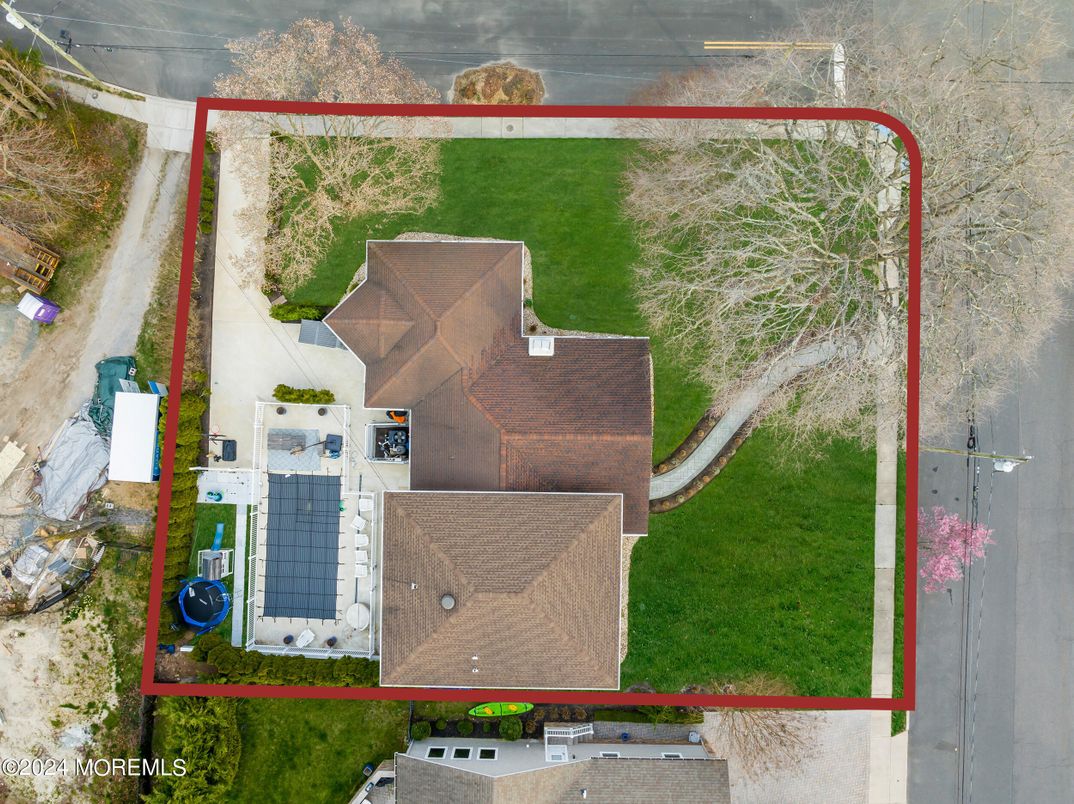 Exterior, Drone
