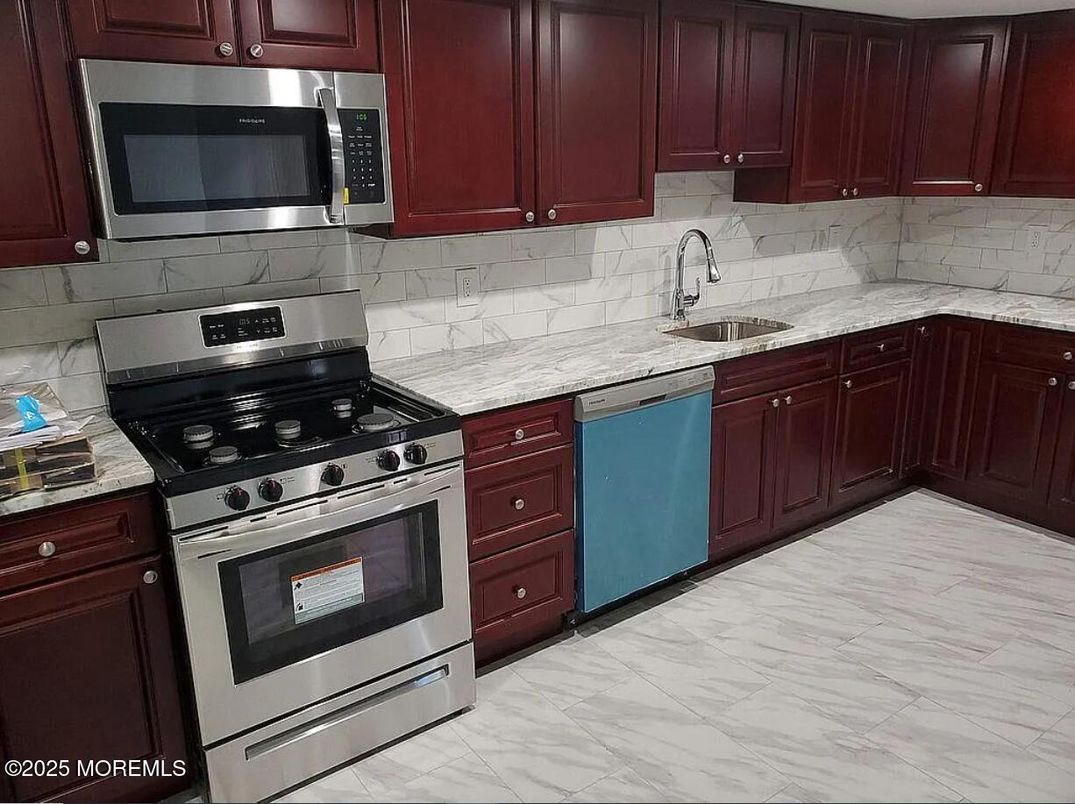 Interior, Kitchen, Marble, Stainless Steel Appliances