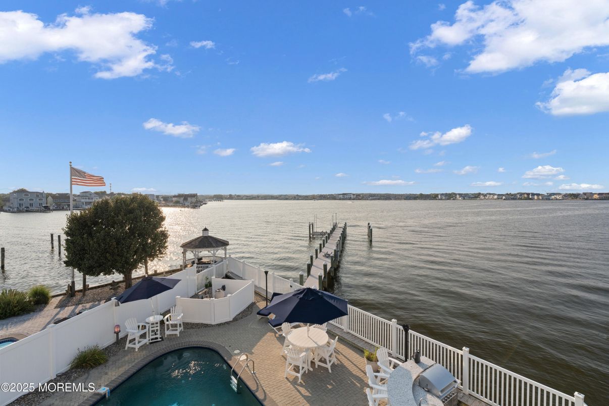 Exterior, Pool, Water
