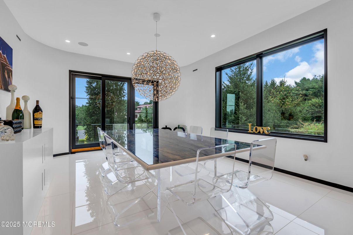 Dining room, Interior, Recessed Lighting